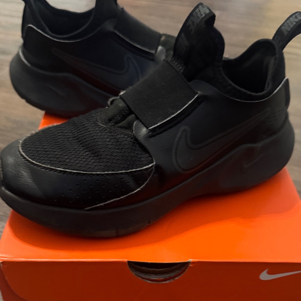 Nike Kids Flex Runner size 3